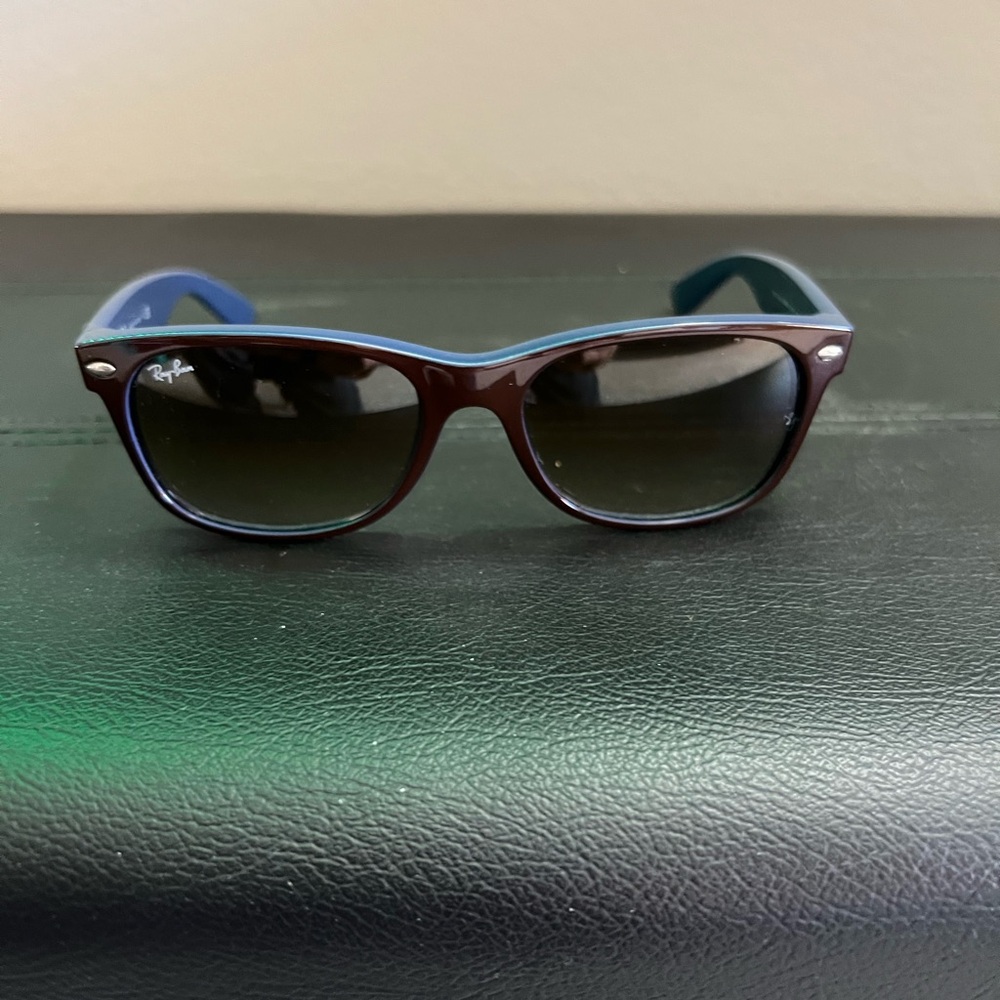 Ray-Ban Brown Wayfarer Sunglasses Classic Style